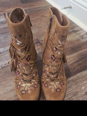 Sam Edelman Embroidered Suede Tassel Ankle Boots EUC!